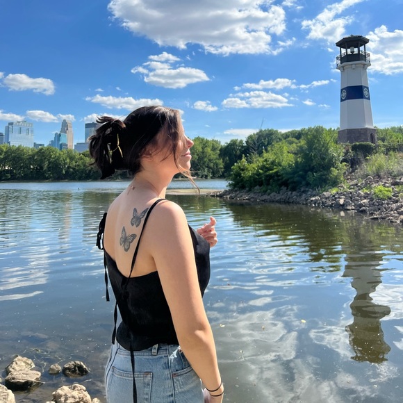 Meet your Posher, Rena - Picture 1 of 1